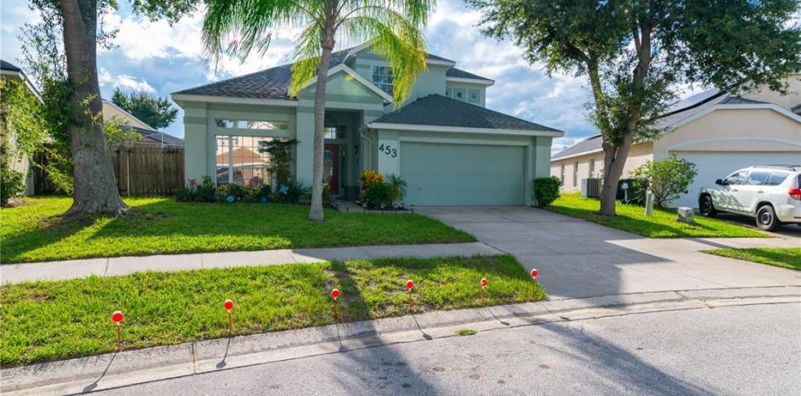 House in Davenport, Florida 5 bedrooms, 210.89 sq.m. № 1916034