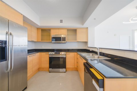 Купить кондоминиум в Санни-Айлс-Бич, Флорида 2 спальни, 132.2м2, № 2053116 - фото 10