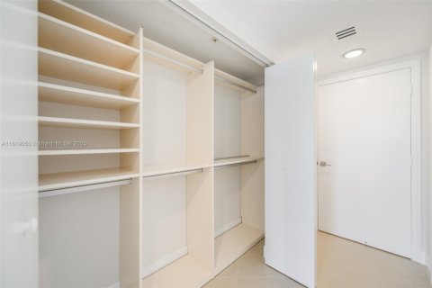 Купить кондоминиум в Санни-Айлс-Бич, Флорида 2 спальни, 132.2м2, № 2053116 - фото 28