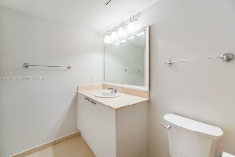 Купить кондоминиум в Санни-Айлс-Бич, Флорида 2 спальни, 132.2м2, № 2053116 - фото 27