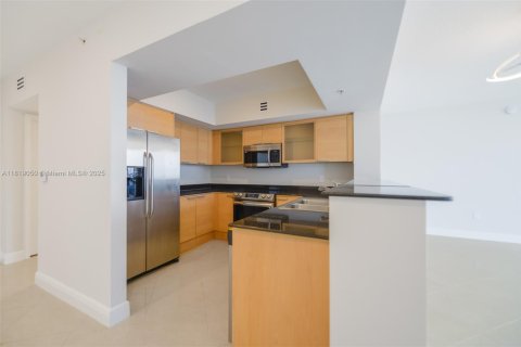 Купить кондоминиум в Санни-Айлс-Бич, Флорида 2 спальни, 132.2м2, № 2053116 - фото 7