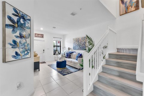 Adosado en venta en Pembroke Pines, Florida, 3 dormitorios, 146.79 m2 № 2007425 - foto 5