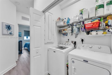 Adosado en venta en Pembroke Pines, Florida, 3 dormitorios, 146.79 m2 № 2007425 - foto 23