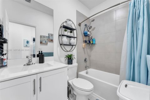 Adosado en venta en Pembroke Pines, Florida, 3 dormitorios, 146.79 m2 № 2007425 - foto 20