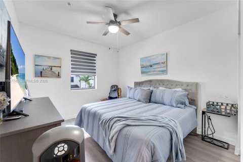 Adosado en venta en Pembroke Pines, Florida, 3 dormitorios, 146.79 m2 № 2007425 - foto 21