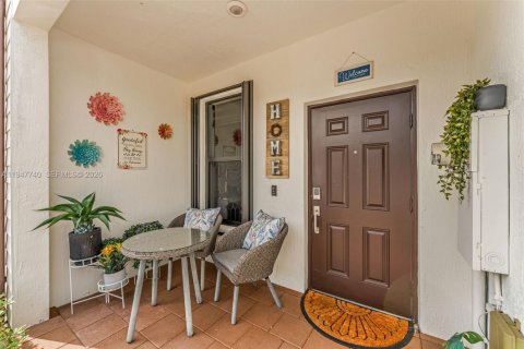 Adosado en venta en Pembroke Pines, Florida, 3 dormitorios, 146.79 m2 № 2007425 - foto 3