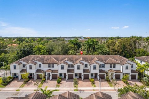 Adosado en venta en Pembroke Pines, Florida, 3 dormitorios, 146.79 m2 № 2007425 - foto 26