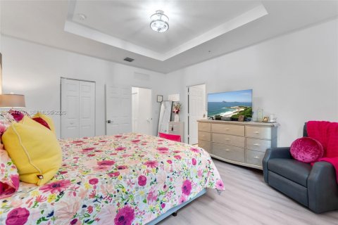 Adosado en venta en Pembroke Pines, Florida, 3 dormitorios, 146.79 m2 № 2007425 - foto 16