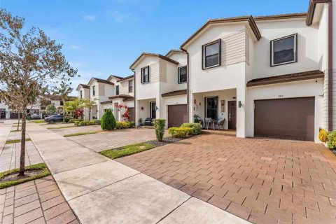 Adosado en venta en Pembroke Pines, Florida, 3 dormitorios, 146.79 m2 № 2007425 - foto 25