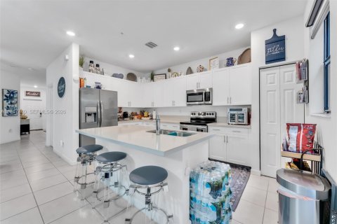 Adosado en venta en Pembroke Pines, Florida, 3 dormitorios, 146.79 m2 № 2007425 - foto 12