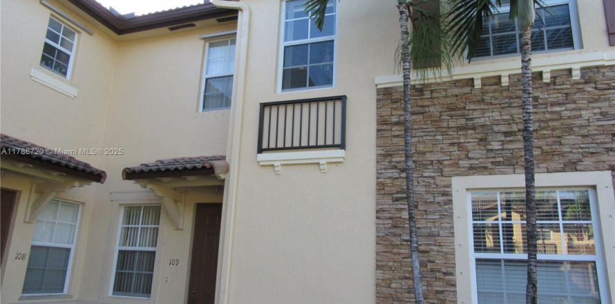 Condominio en Homestead, Florida, 3 dormitorios  № 1862938
