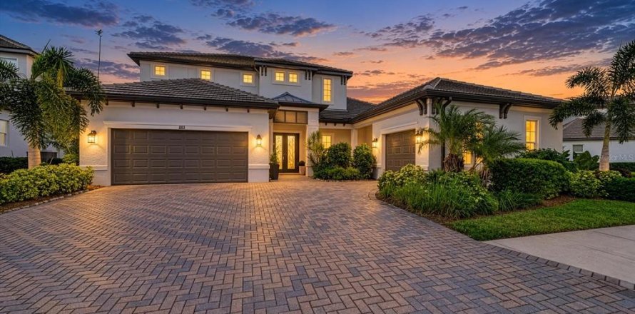 House in Sarasota, Florida 4 bedrooms, 365.2 sq.m. № 2408698