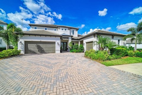House in Sarasota, Florida 4 bedrooms, 365.2 sq.m. № 2408698 - photo 3