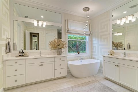 House in Sarasota, Florida 4 bedrooms, 365.2 sq.m. № 2408698 - photo 26