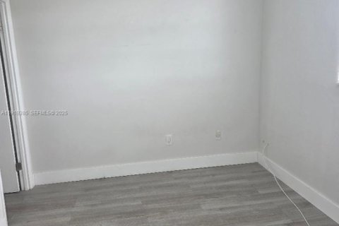 Condominio en alquiler en Miami, Florida, 2 dormitorios, 81.94 m2 № 1974559 - foto 22
