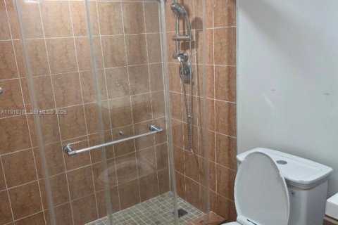 Condominio en alquiler en Miami, Florida, 2 dormitorios, 81.94 m2 № 1974559 - foto 24
