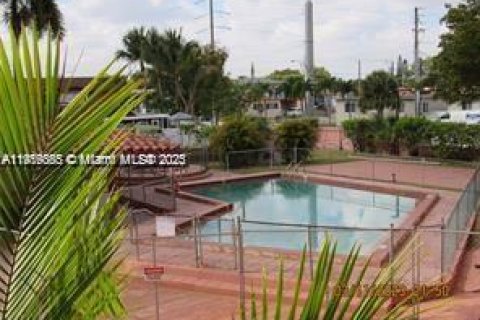 Copropriété à louer à Miami, Floride: 2 chambres, 81.94 m2 № 1974559 - photo 3