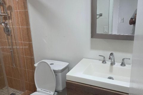 Condominio en alquiler en Miami, Florida, 2 dormitorios, 81.94 m2 № 1974559 - foto 25