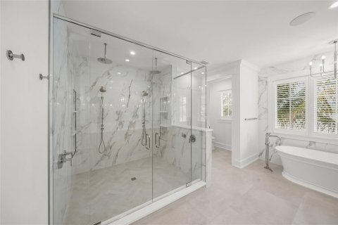 Купить виллу или дом в Холмс-Бич, Флорида 6 комнат, 495.35м2, № 1620651 - фото 16