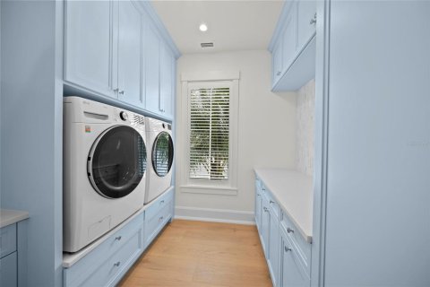Купить виллу или дом в Холмс-Бич, Флорида 6 комнат, 495.35м2, № 1620651 - фото 24