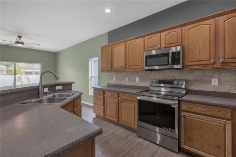 House in Land O' Lakes, Florida 4 bedrooms, 174.1 sq.m. № 1659145 - photo 3