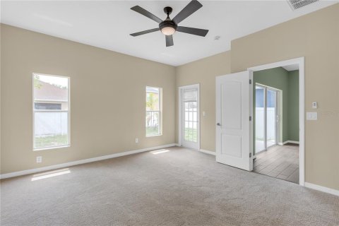 House in Land O' Lakes, Florida 4 bedrooms, 174.1 sq.m. № 1659145 - photo 9