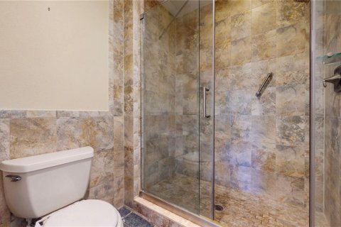 Townhouse in Tampa, Florida 3 bedrooms, 165.55 sq.m. № 1910314 - photo 18