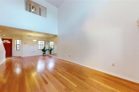 Touwnhouse à louer à Tampa, Floride: 3 chambres, 165.55 m2 № 1910314 - photo 6