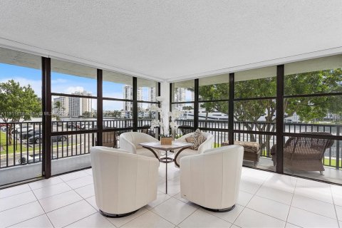 Снять в аренду кондоминиум в Халландейл-Бич, Флорида 2 спальни, 132.85м2, № 1967637 - фото 13