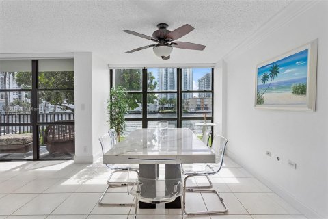 Снять в аренду кондоминиум в Халландейл-Бич, Флорида 2 спальни, 132.85м2, № 1967637 - фото 15