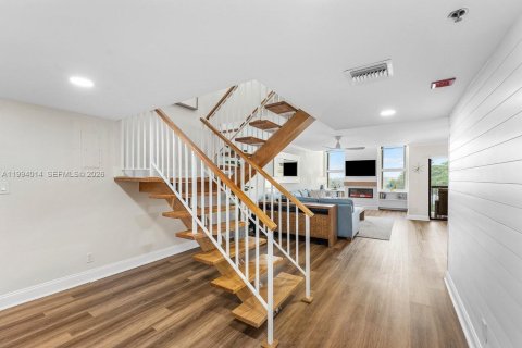 Townhouse in North Palm Beach, Florida 2 bedrooms, 188.03 sq.m. № 2065161 - photo 22