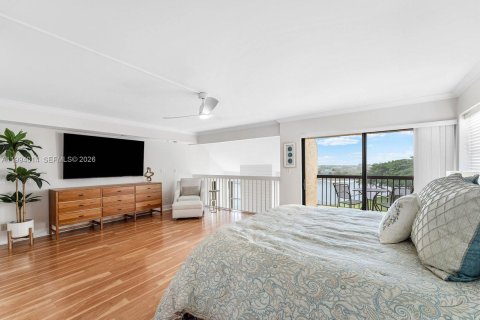 Townhouse in North Palm Beach, Florida 2 bedrooms, 188.03 sq.m. № 2065161 - photo 14