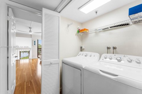 Townhouse in North Palm Beach, Florida 2 bedrooms, 188.03 sq.m. № 2065161 - photo 20