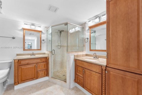 Townhouse in North Palm Beach, Florida 2 bedrooms, 188.03 sq.m. № 2065161 - photo 18