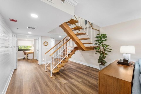 Townhouse in North Palm Beach, Florida 2 bedrooms, 188.03 sq.m. № 2065161 - photo 21