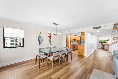 Townhouse in North Palm Beach, Florida 2 bedrooms, 188.03 sq.m. № 2065161 - photo 10