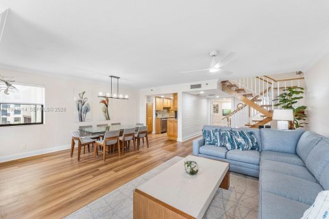 Townhouse in North Palm Beach, Florida 2 bedrooms, 188.03 sq.m. № 2065161 - photo 7