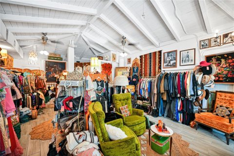 Propiedad comercial en venta en Miami, Florida № 2029715 - foto 6