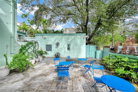 Propiedad comercial en venta en Miami, Florida № 2029715 - foto 5