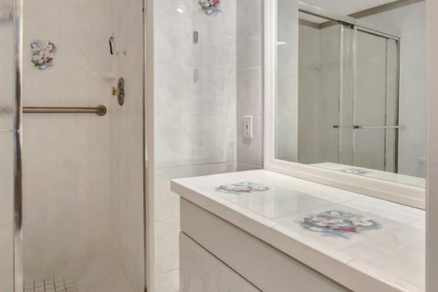 Снять в аренду таунхаус в Делрей-Бич, Флорида 2 спальни, 123.19м2, № 1179474 - фото 1