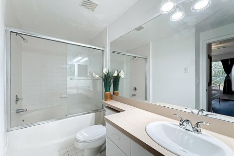Condo in Orlando, Florida, 2 bedrooms № 2106779 - photo 20