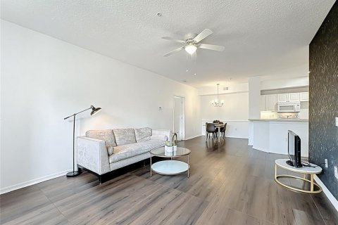 Condo in Orlando, Florida, 2 bedrooms № 2106779 - photo 7