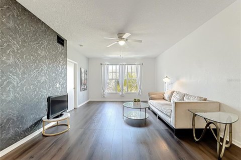 Condo in Orlando, Florida, 2 bedrooms № 2106779 - photo 6