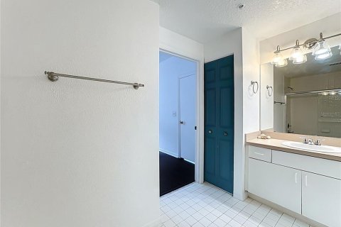Condo in Orlando, Florida, 2 bedrooms № 2106779 - photo 23