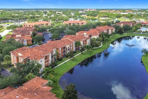 Condo in Orlando, Florida, 2 bedrooms № 2106779 - photo 29