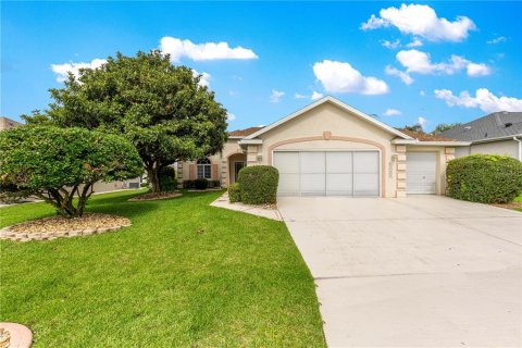 House in Ocala, Florida 3 bedrooms, 143.81 sq.m. № 2129187