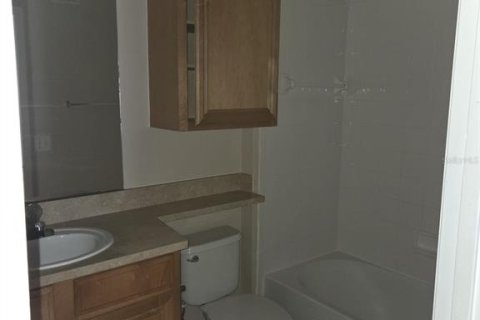 Снять в аренду таунхаус в Орландо, Флорида 2 спальни, 126.44м2, № 1821214 - фото 12