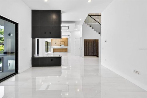 Купить виллу или дом в Тампа, Флорида 11 комнат, 414.81м2, № 2119165 - фото 8