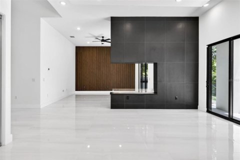 Купить виллу или дом в Тампа, Флорида 11 комнат, 414.81м2, № 2119165 - фото 11