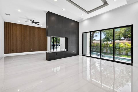 Купить виллу или дом в Тампа, Флорида 11 комнат, 414.81м2, № 2119165 - фото 10